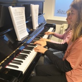 Klassisk elevkoncert af klaverafdelingen.